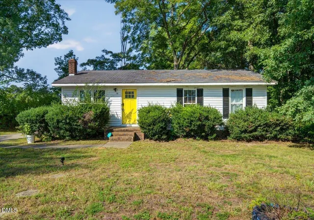 1st image of 128 Green St, Oxford, NC 27565 | MLS# 10188014