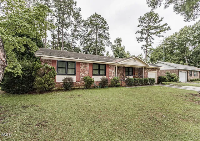 Photo 3 of Single family home for sale at 303 Hasting St, Tarboro, NC 27886 | MLS# 10182942 | Listing updated on 2026-08-20
