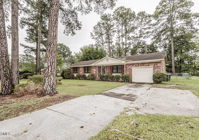 Photo 3 of Single family home for sale at 303 Hasting St, Tarboro, NC 27886 | MLS# 10182942 | Listing updated on 2026-08-20