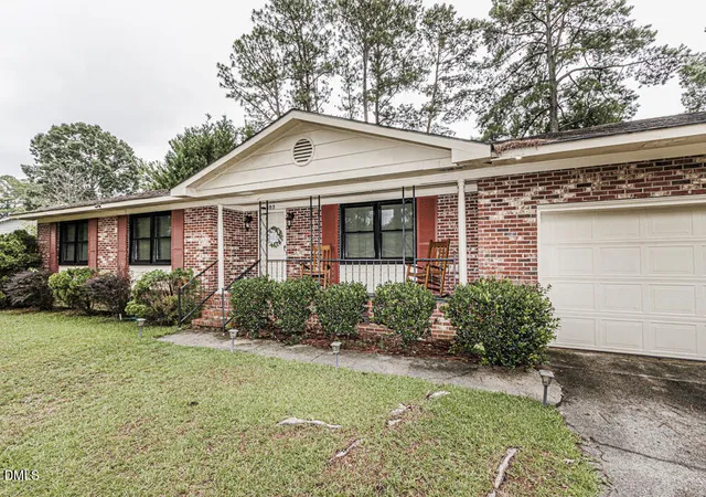Photo 4 of Single family home for sale at 303 Hasting St, Tarboro, NC 27886 | MLS# 10182942 | Listing updated on 2026-08-20
