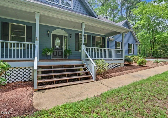 Photo 3 of Single family home for sale at 10 Sourwood Ln, Pittsboro, NC 27312 | MLS# 10183185 | Listing updated on 2026-09-02