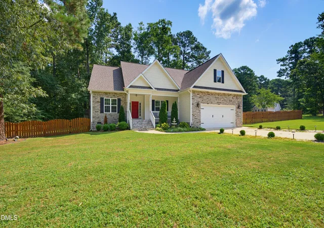 Photo 2 of Sale Pending at 330 Carolina Oaks Ave, Smithfield, NC 27577 | MLS# 10183264 | Listing updated on 2026-08-14