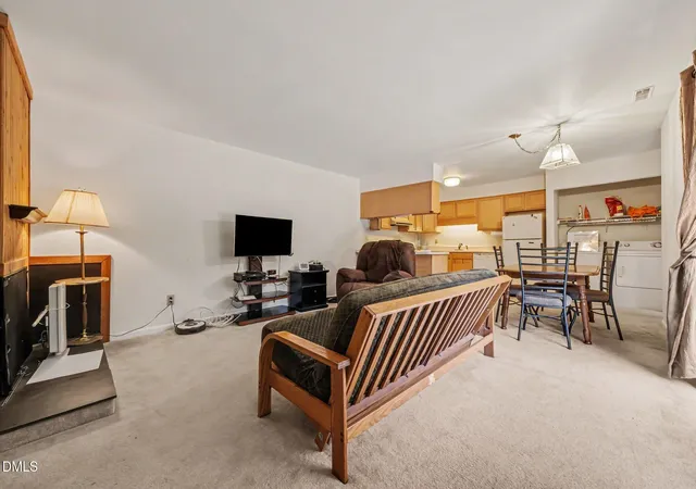 3rd image of 268 Summerwalk Cir, Chapel Hill, NC 27517 | MLS# 10183667