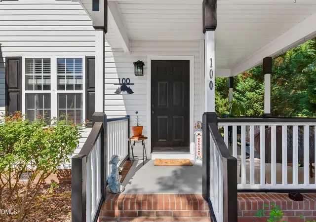 Photo 3 of Single family home for sale at 100 Trailwood Dr, Clayton, NC 27520 | MLS# 10183251 | Listing updated on 2026-10-01