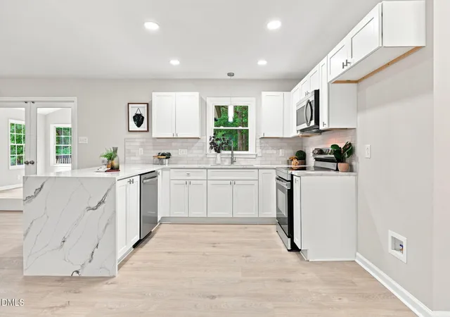 Photo 2 of Sale Pending at 807 Yosemite Cir, Durham, NC 27713 | MLS# 10184910 | Listing updated on 2026-08-26