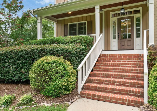 Photo 4 of Single family home for sale at 6500 Berry Meadow Ct, Fuquay Varina, NC 27526 | MLS# 10183222 | Listing updated on 2026-09-17