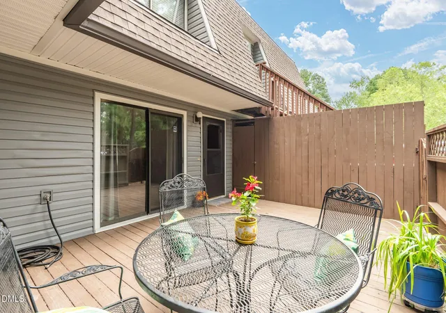 3rd image of 297 Summerwalk Cir, Chapel Hill, NC 27517 | MLS# 10184562