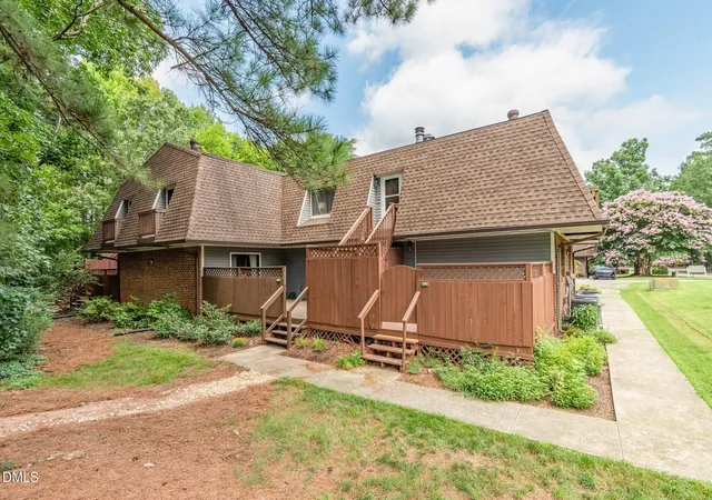 5th image of 297 Summerwalk Cir, Chapel Hill, NC 27517 | MLS# 10184562
