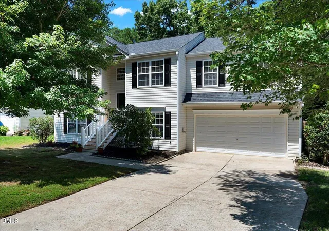 Photo 1 of Sale Pending at 529 Dogwood Crk Pl, Fuquay Varina, NC 27526 | MLS# 10185935 | Listing updated on 2026-08-20