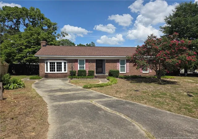 Photo 1 of Single family home for sale at 3305 Margate Pl, Hope Mills, NC 28348 | MLS# 766086 | Listing updated on 2026-09-16