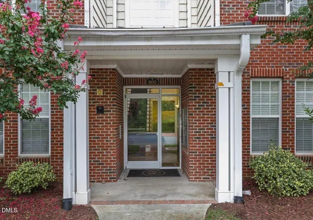 Listing Photo 3 - Condo for sale in building located at 833 Providence Gln Dr, Chapel Hill, NC 27514