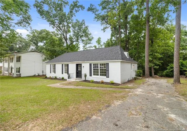 Photo 4 of Single family home for sale at 744 Buena Vista Dr, Fayetteville, NC 28311 | MLS# 766603 | Listing updated on 2026-09-03