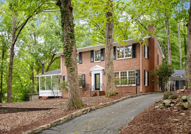 1st image of 1 Tadley Dr, Chapel Hill, NC 27514 | MLS# 10184502