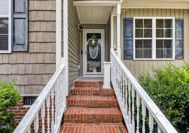 Photo 3 of Single family home for sale at 280 Kinsman Ct, Fuquay Varina, NC 27526 | MLS# 10184510 | Listing updated on 2026-09-03