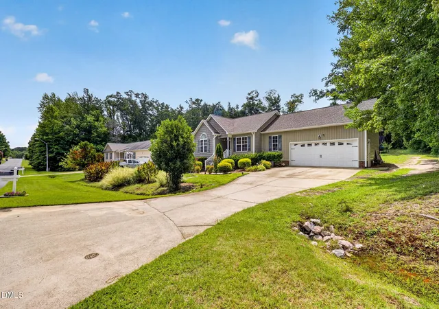 Photo 4 of Single family home for sale at 280 Kinsman Ct, Fuquay Varina, NC 27526 | MLS# 10184510 | Listing updated on 2026-09-03