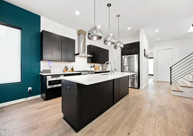 Listing Photo 4 - Condo for sale in building located at 907 N State St, Raleigh, NC 27604