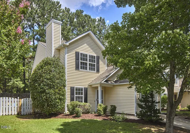 3rd image of 628 Ashford Ln, Durham, NC 27713 | MLS# 10185146