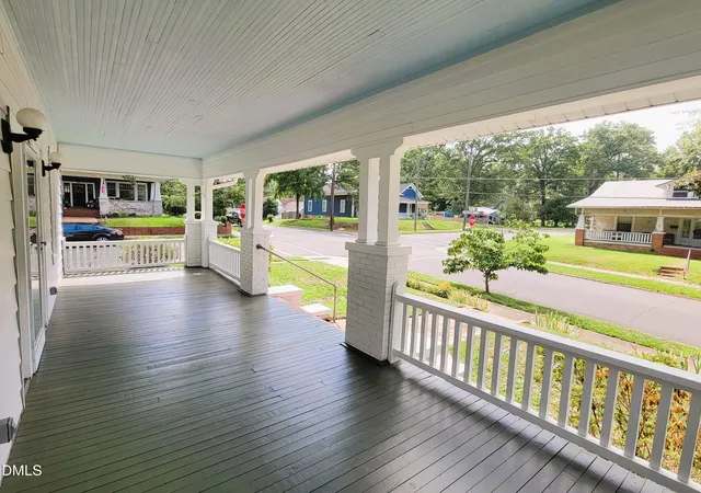 5th image of 411 W Chisholm St, Sanford, NC 27330 | MLS# 10183585