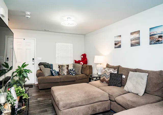 Photo 3 of Single family home for sale at 904 Cannonade Dr, Whitsett, NC 27377 | MLS# 10183430 | Listing updated on 2026-08-24
