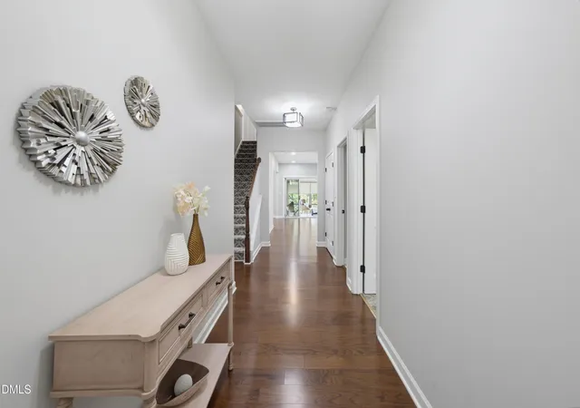 2nd image of 619 Laurel Berry Ct, Apex, NC 27523 | MLS# 10183598