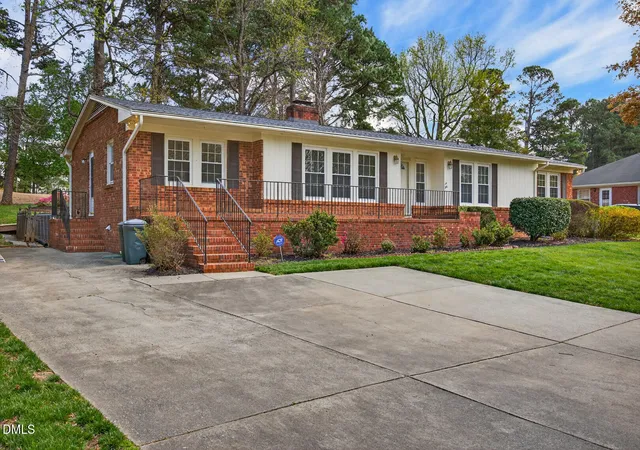 2nd image of 4707 Ramblewood Dr, Greensboro, NC 27406 | MLS# 10183641