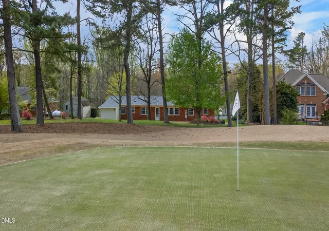 Photo 3 of Sale Pending at 4707 Ramblewood Dr, Greensboro, NC 27406 | MLS# 10183641 | Listing updated on 2026-09-18