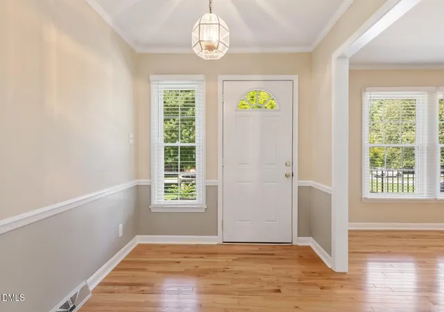 Photo 3 of Sale Pending at 4707 Ramblewood Dr, Greensboro, NC 27406 | MLS# 10183641 | Listing updated on 2026-09-18