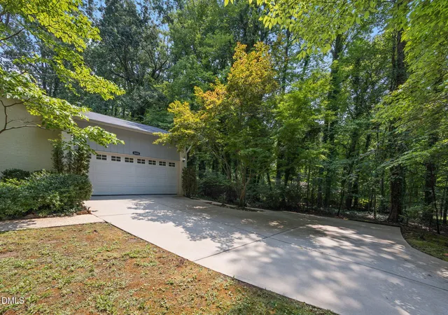 Photo 4 of Single family home for sale at 8608 Caswell Ct, Raleigh, NC 27613 | MLS# 10183704 | Listing updated on 2026-10-07
