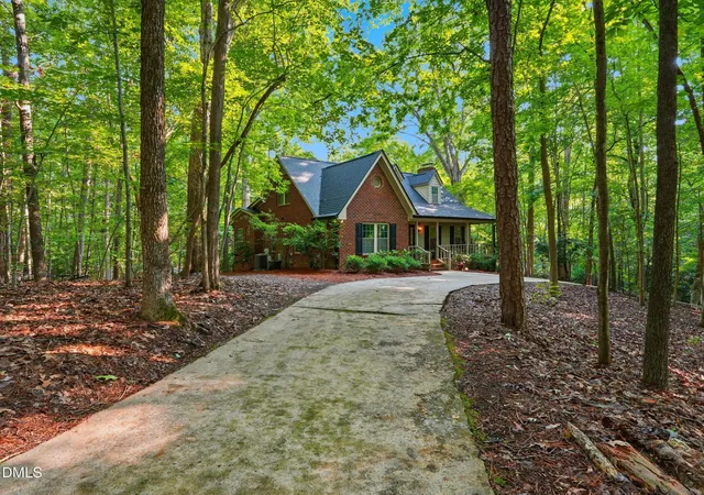 Photo 3 of Single family home for sale at 2001 Dove Ln, Clayton, NC 27527 | MLS# 10183201 | Listing updated on 2026-09-11