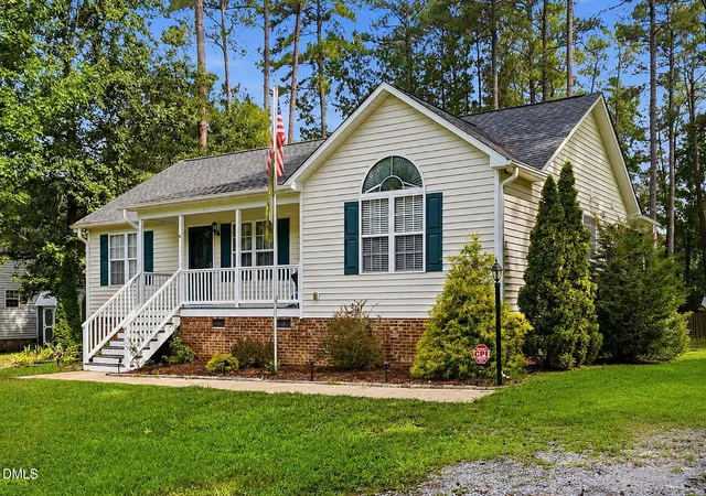 Photo 2 of Single family home for sale at 130 Walton Cir, Benson, NC 27504 | MLS# 10183172 | Listing updated on 2026-08-12