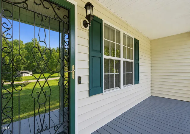 Photo 3 of Single family home for sale at 130 Walton Cir, Benson, NC 27504 | MLS# 10183172 | Listing updated on 2026-08-12