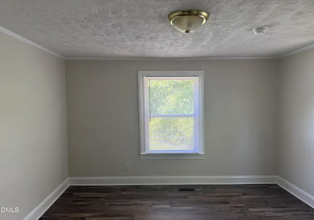 Photo 3 of Single family home for sale at 511 E Woodall St, Smithfield, NC 27577 | MLS# 10183181 | Listing updated on 2026-08-24