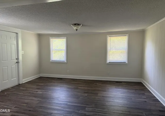Photo 4 of Single family home for sale at 511 E Woodall St, Smithfield, NC 27577 | MLS# 10183181 | Listing updated on 2026-08-24