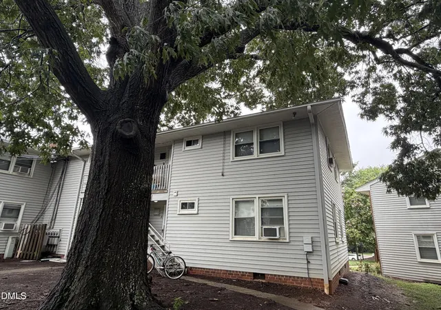 Photo 3 of Condo for sale at 633 Daniels St #C, Raleigh, NC 27605 | MLS# 10183990 | Listing updated on 2026-08-31