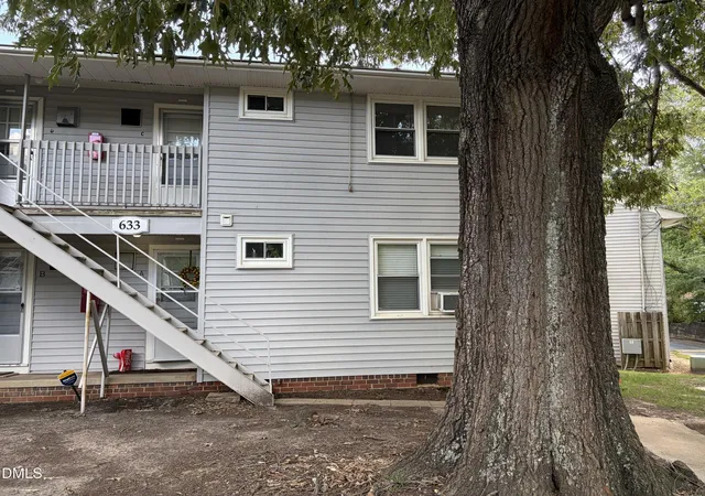 Listing Photo 5 - Condo for sale in building located at 633 Daniels St, Raleigh, NC 27605 - Unit #C