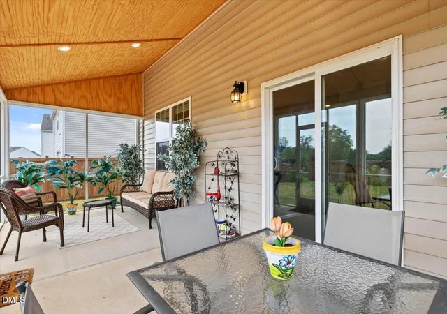 Photo 4 of Single family home for sale at 269 Blue Aspen Dr, Fuquay Varina, NC 27526 | MLS# 10184006 | Listing updated on 2026-09-23