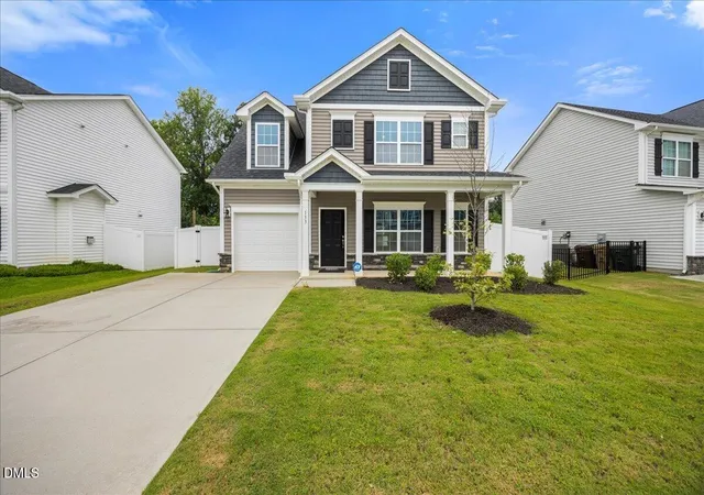 Photo 2 of Single family home for sale at 133 Black Oak Ct, Clayton, NC 27520 | MLS# 10183470 | Listing updated on 2026-09-18