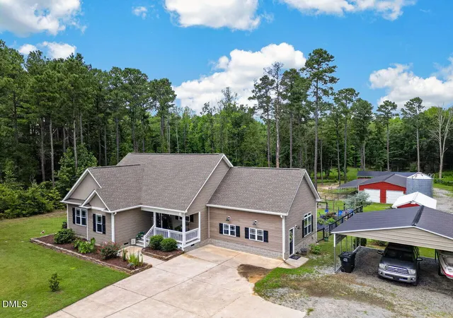 Photo 4 of Sale Pending at 2570 Tarheel Rd, Benson, NC 27504 | MLS# 10183396 | Listing updated on 2026-09-23