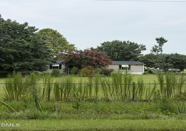 1st image of 101 Lois Ln, Clayton, NC 27520 | MLS# 10183558