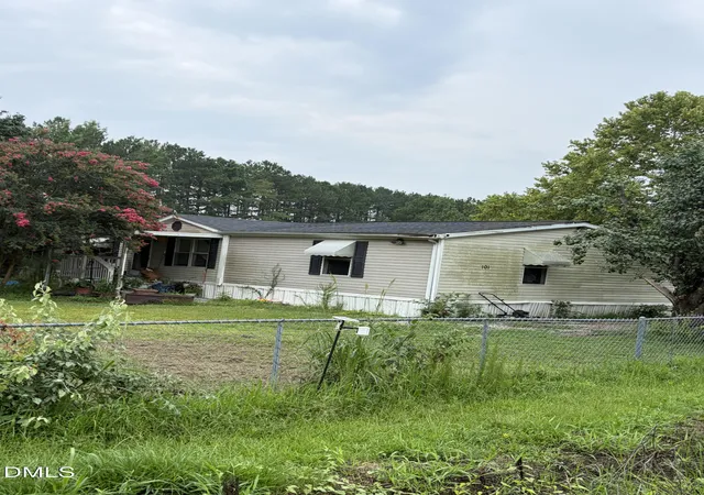 3rd image of 101 Lois Ln, Clayton, NC 27520 | MLS# 10183558