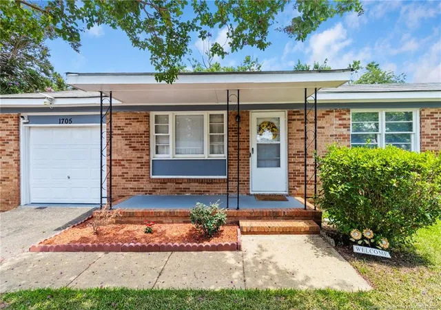 2nd image of 1705 Grandview Dr, Fayetteville, NC 28314 | MLS# 765693