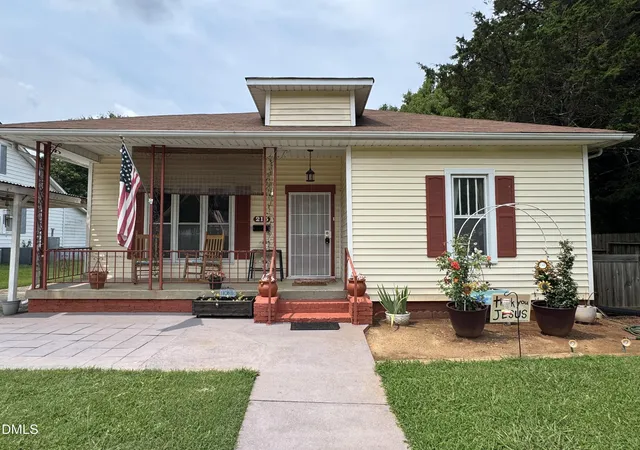 2nd image of 215 W Parker St, Graham, NC 27253 | MLS# 10183320
