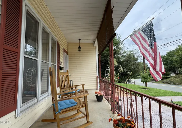 Photo 3 of Single family home for sale at 215 W Parker St, Graham, NC 27253 | MLS# 10183320 | Listing updated on 2026-09-15