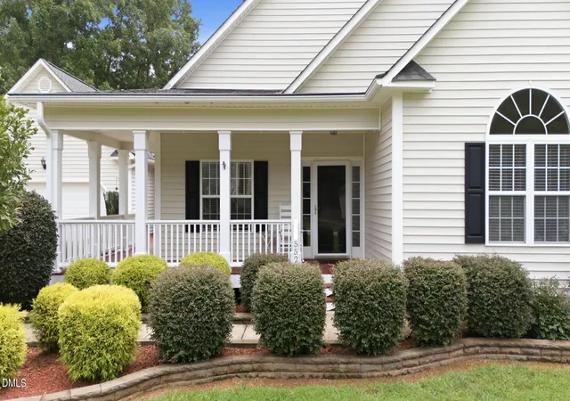 Photo 3 of Sale Pending at 552 Contender Dr, Clayton, NC 27520 | MLS# 10183457 | Listing updated on 2026-08-26