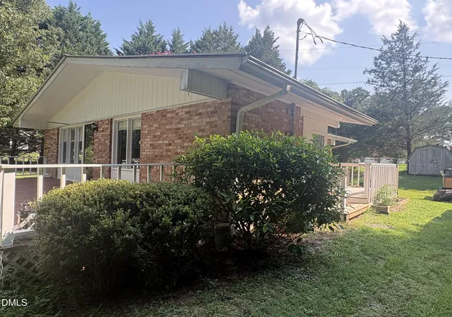 Photo 3 of Single family home for sale at 118 Jonan Ct, Chapel Hill, NC 27516 | MLS# 10183635 | Listing updated on 2026-08-24
