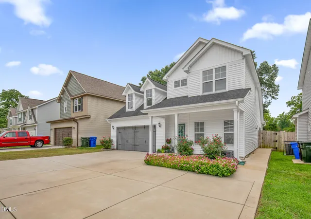 Photo 3 of Single family home for sale at 1207 Morgan St, Fayetteville, NC 28305 | MLS# 10183373 | Listing updated on 2026-09-12