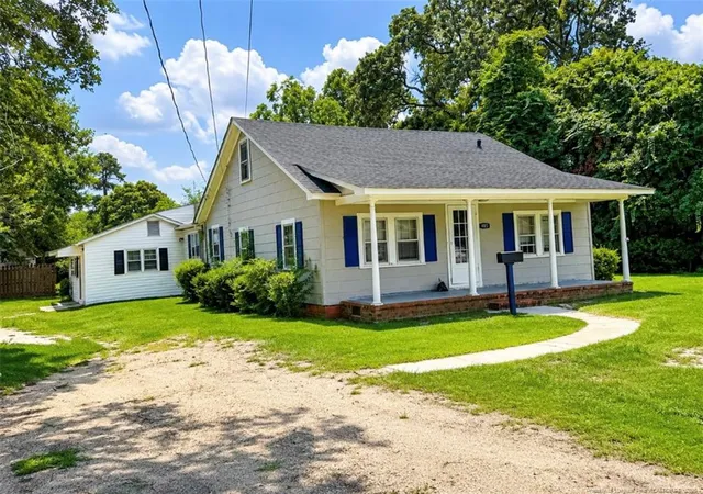 Photo 5 of Single family home for sale at 405 W 21 Street, Lumberton, NC 28358 | MLS# 766313 | Listing updated on 2026-08-31