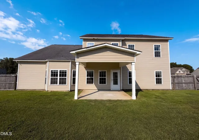 Photo 4 of Sale Pending at 940 Pecan Grv Loop, Hope Mills, NC 28348 | MLS# 10183404 | Listing updated on 2026-09-08