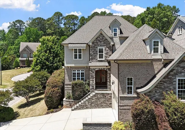 Photo 4 of Single family home for sale at 7915 Longleaf Branch Ct, Raleigh, NC 27612 | MLS# 10184689 | Listing updated on 2026-10-02