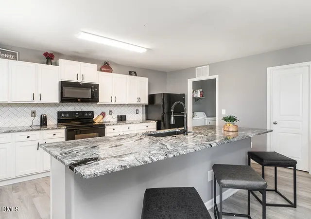 2nd image of 102 Seward Pl, Burlington, NC 27217 | MLS# 10183604